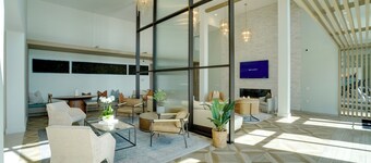 Stylish Bradenton Condo, 3 Mi to IMG Academy!