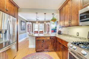 冷蔵庫、電子レンジ、コンロ、食器洗い機