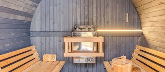 Heart of Social District! South Cadillac Unit