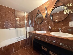 Shower, hair dryer, towels - Altea Golf - Altea, Costa Blanca (Altea)