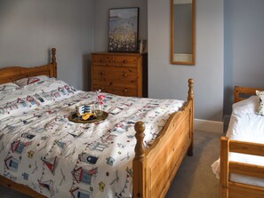 Free WiFi - 3 bedroom accommodation in Sheringham (Sheringham)