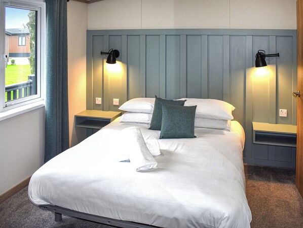 Unclassified image, 1 of 3, button