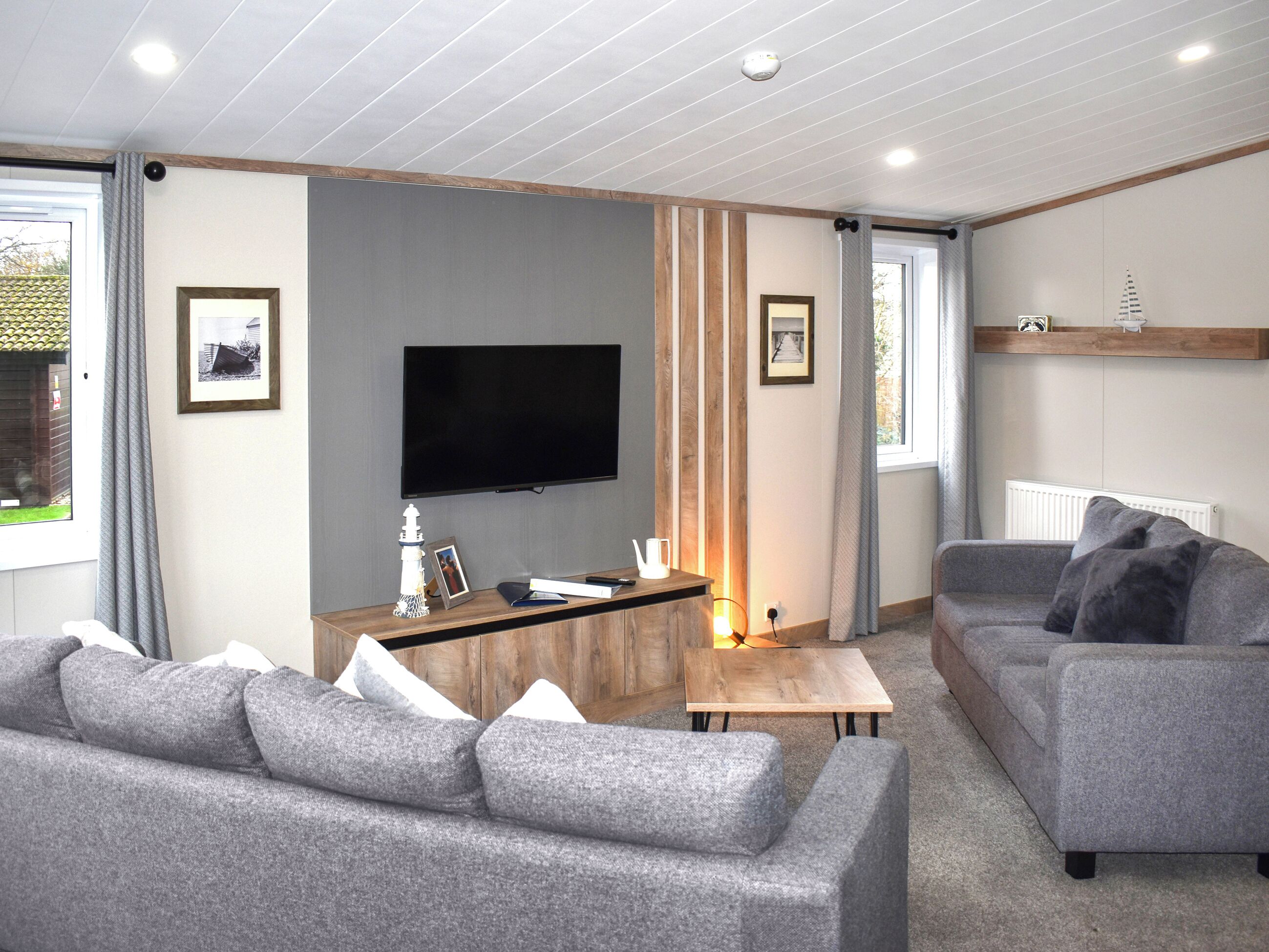 2 Bedroom Accommodation In Lyme Regis - Axminster