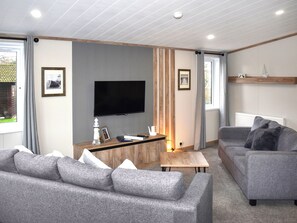 TV - 2 bedroom accommodation in Lyme Regis (Lyme Regis)