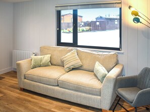 TV - 2 bedroom accommodation in Lyme Regis (Lyme Regis)