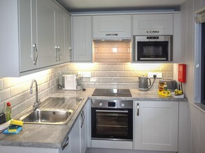 Private kitchen - 2 bedroom accommodation in Lyme Regis (Lyme Regis)