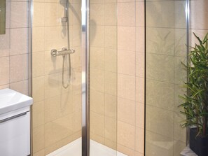 Towels - 2 bedroom accommodation in Lyme Regis (Lyme Regis)