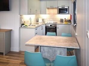 Private kitchen - 2 bedroom accommodation in Lyme Regis (Lyme Regis)