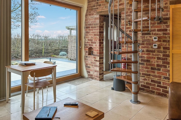 Dining Area | Tansers Barn - Sulby Reservoir Retreats, Welford