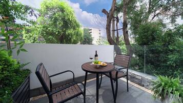 Classic-Zweibettzimmer, Gartenblick | Terrasse/Patio