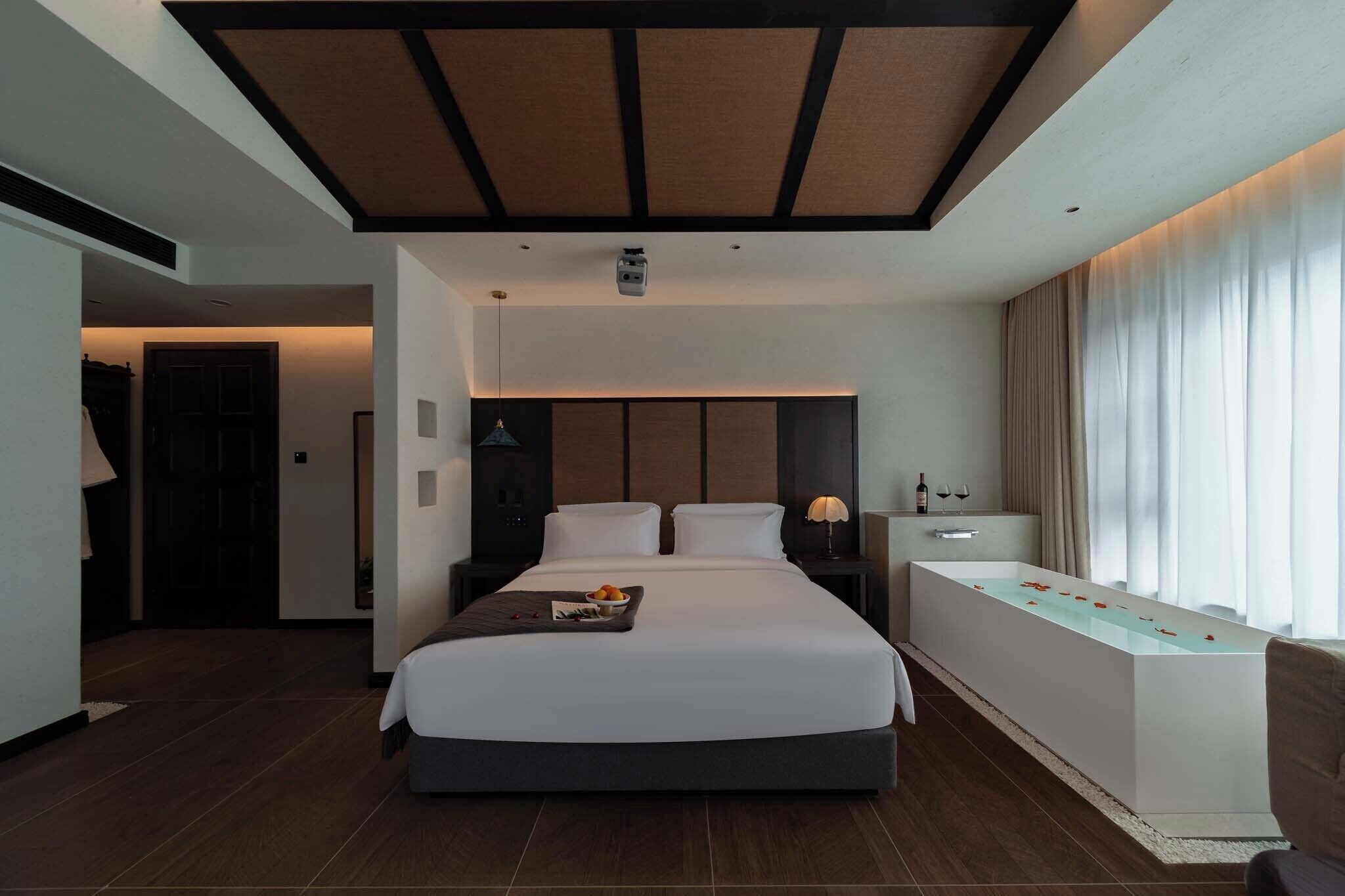 Signature Double Room, Park View | Down duvets, minibar, blackout curtains, soundproofing