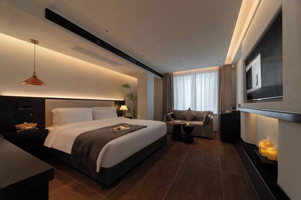Down duvets, minibar, blackout curtains, soundproofing