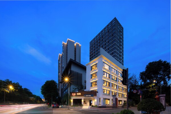 Chengdu Yunduo Bieyuan Hotel - Chengdú