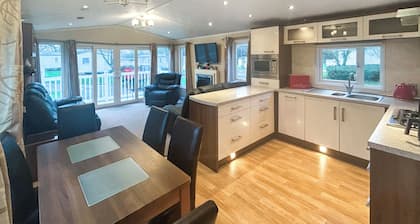 Hopton Holiday Relaxing Retreat