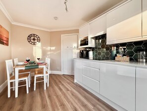 Dining - 1 bedroom accommodation in Baildon (Baildon)