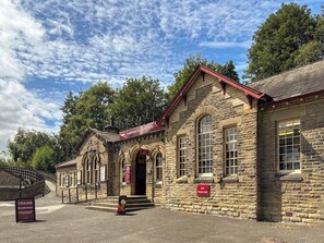 Exterior - 1 bedroom accommodation in Baildon (Baildon)