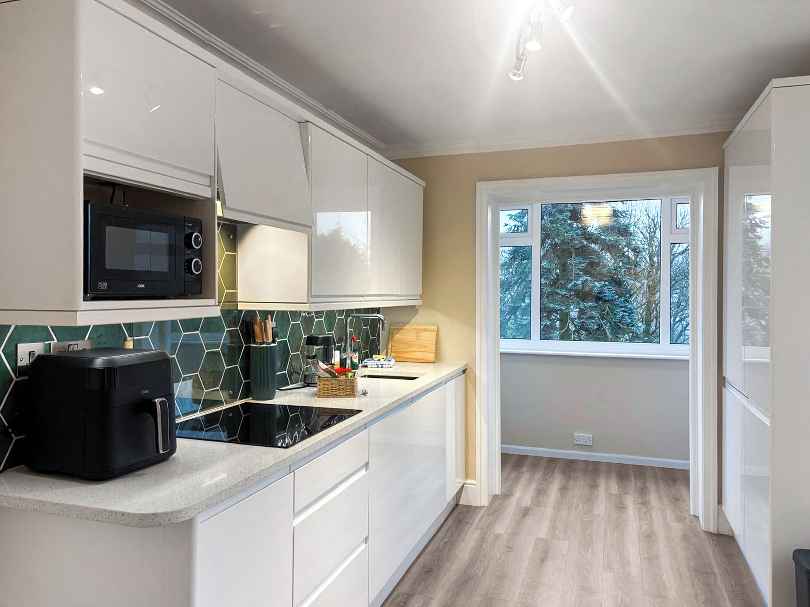 Astianpesukone, syöttötuoli