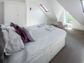 Double bedroom | 1 Richmond Place - Richmond&rsquo;s Place, St Ives - 1 Richmond Place - UK51155 (St Ives)