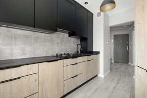 Kühlschrank, Ofen, Herdplatte, Geschirrspüler