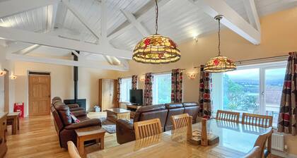 4 bedroom accommodation in Menai Bridge