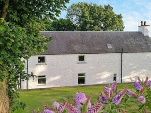 Property grounds - East Challoch Farm Dairy Cottage (Stranraer)