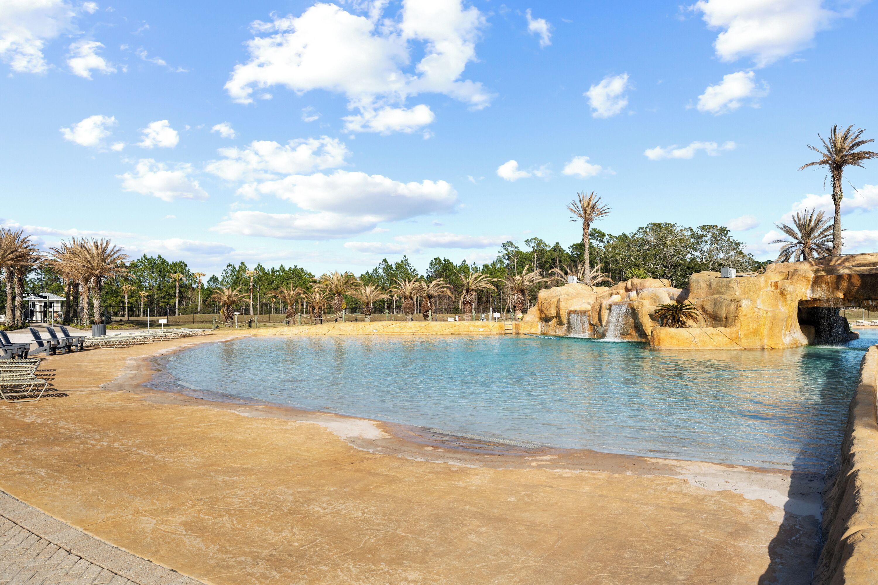 Inomhuspool och utomhuspool