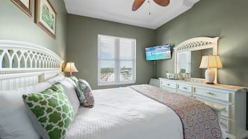 Signature Condo, 2 Bedrooms, Balcony, Harbour View | Dihias secara berasingan, dilengkapkan perabot secara berasingan