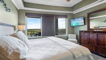 Signature Condo, 2 Bedrooms, Balcony, Harbour View