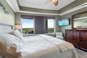 Signature Condo, 2 Bedrooms, Balcony, Harbour View - The Wharf 717 (Orange Beach)