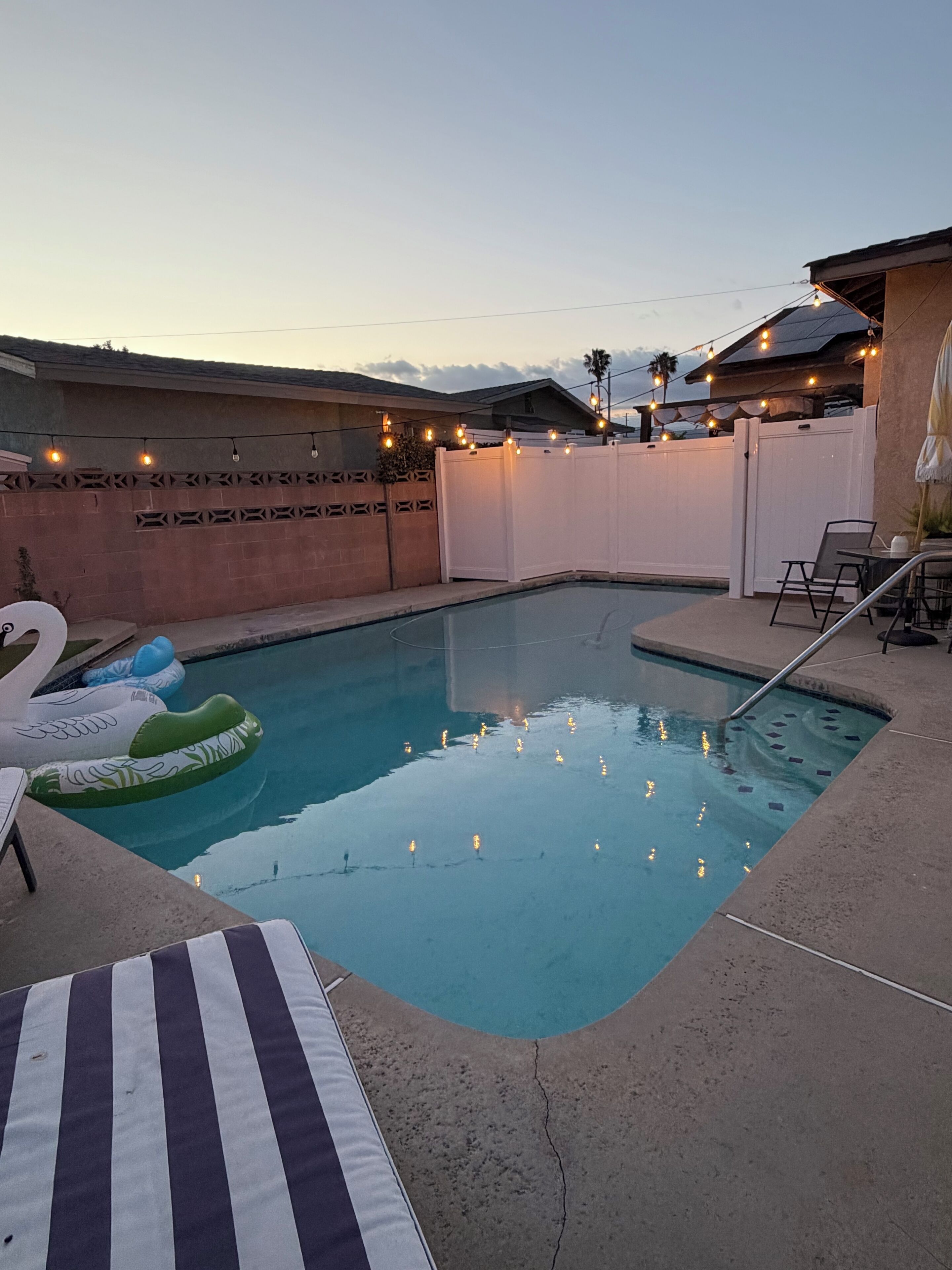 Alberca al aire libre y alberca climatizada