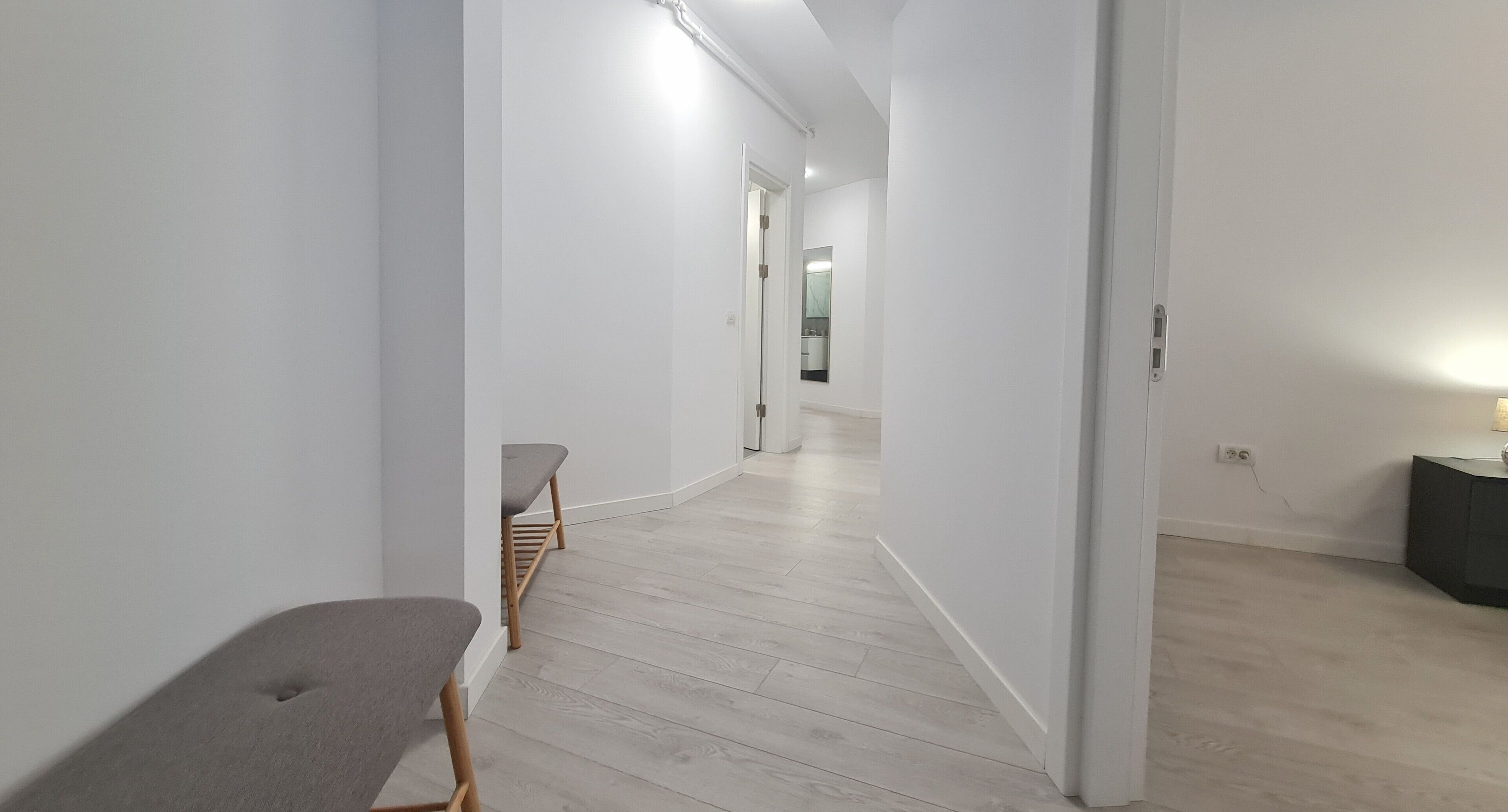 디럭스 아파트 | 내부