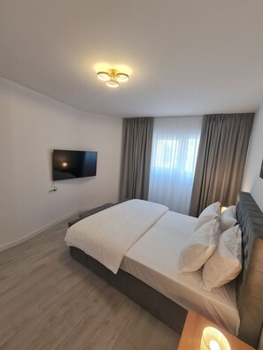 Free WiFi, bed sheets - TN Smart 2BR Apartment (Bucharest)