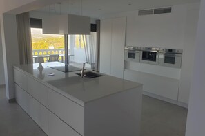 Fridge, microwave, oven, stovetop - Casa Serena - Altea, Costa Blanca (Altea)