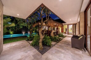 Terrace/patio - Villa Rajawali – 3BR Private Villa Near Beach (Kabupaten Badung)