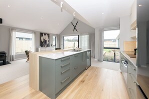 Fridge, microwave, oven, dishwasher - Ultimate Comfort, Brand New Warm Private Home (Methven)