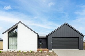 Exterior - Ultimate Comfort, Brand New Warm Private Home (Methven)