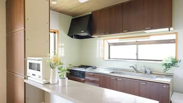 Family House, Garden View | Private kitchen