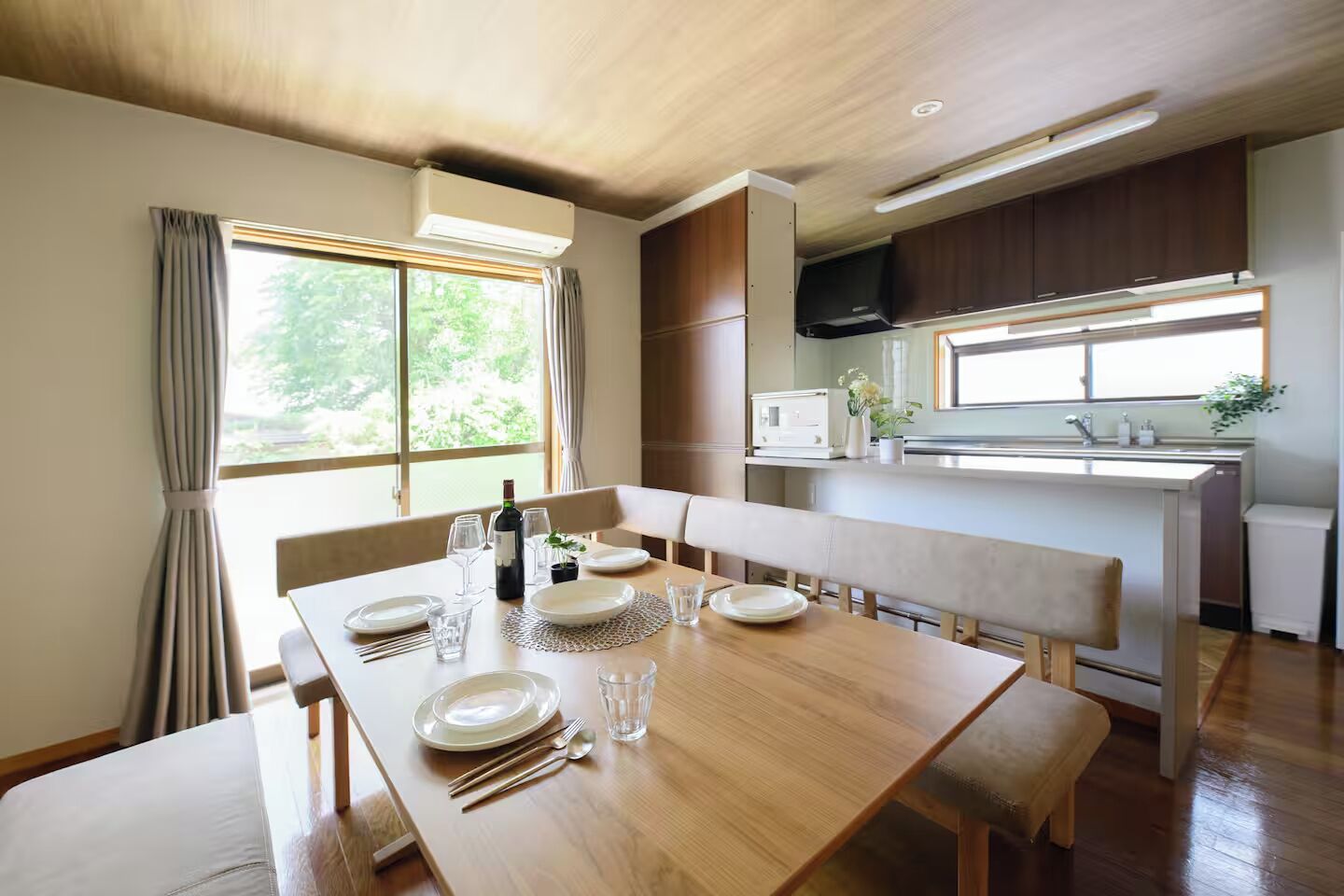 Familie huis, uitzicht op tuin | Woonruimte | Speelgoed