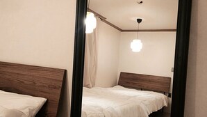 ファミリー 4 人部屋 | WiFi (無料)、ベッドシーツ