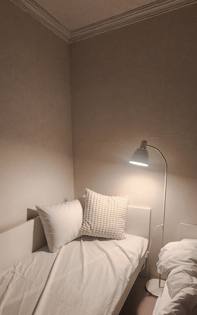 基础三人房 | 免费 WiFi. 乐园公园波多之家