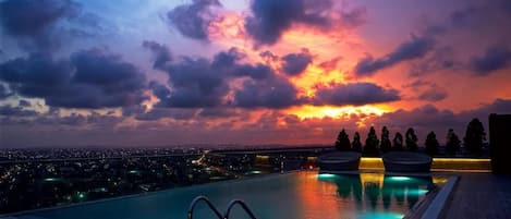 Apartment, 3 Bedrooms, Accessible, Smoking | Pool