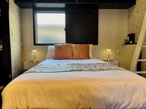 Desk, iron/ironing board, free WiFi, bed sheets - 3minute walk from HigashiShinjuku Station | Hote / Shinjuku-ku Tokyo (Shinjuku-ku)