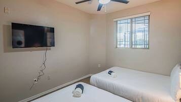 Bügeleisen/Bügelbrett, WLAN, Bettwäsche