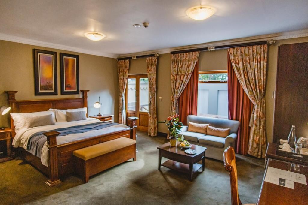 Superior Double Room, Garden View | In-room safe, free WiFi