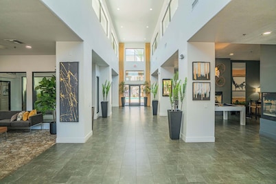 Westgate Stay w/ Pool, Gym & Hot Tub