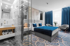 7 soverom, strykejern/-brett, internettilgang og sengetøy