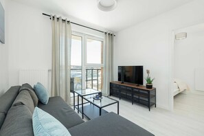 TV, offices - Stylish Apartment with Balcony | Parking | Close to the Port (Kołobrzeg)