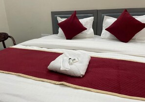 ห้องดับเบิล, ระเบียง, วิวสวน | เตารีด/โต๊ะรีดผ้า