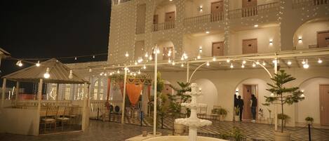 Chambre Double Classique | Restauration extérieure