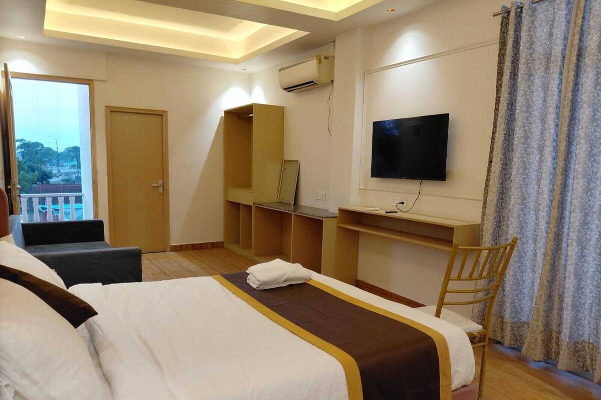 Suite | Free WiFi, bed sheets
